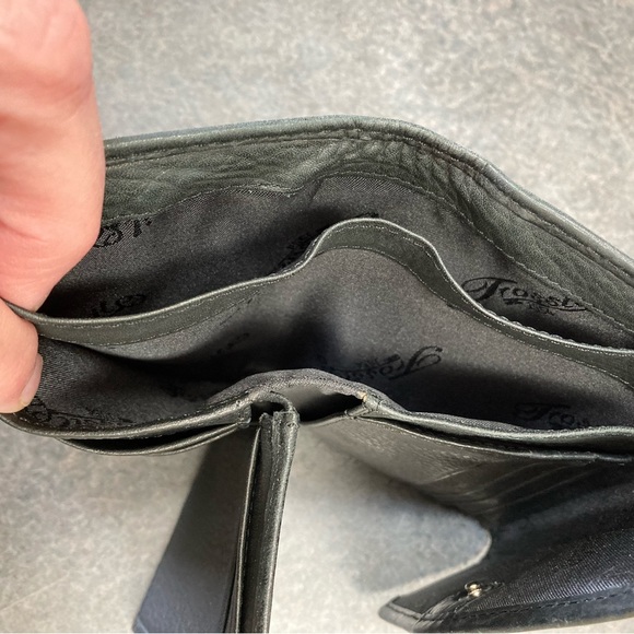 Fossil Black Bilfold Wallet Snap Closure, Zipper Coin Compartment - Picture 2 of 8